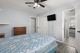 Second bedroom.