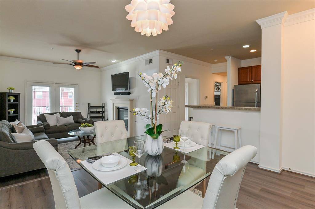 This spacious and sophisticated unit is the perfect space to entertain friends.