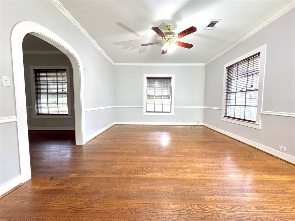 The front room-can be a family room, sitting room, reading room, you decide.