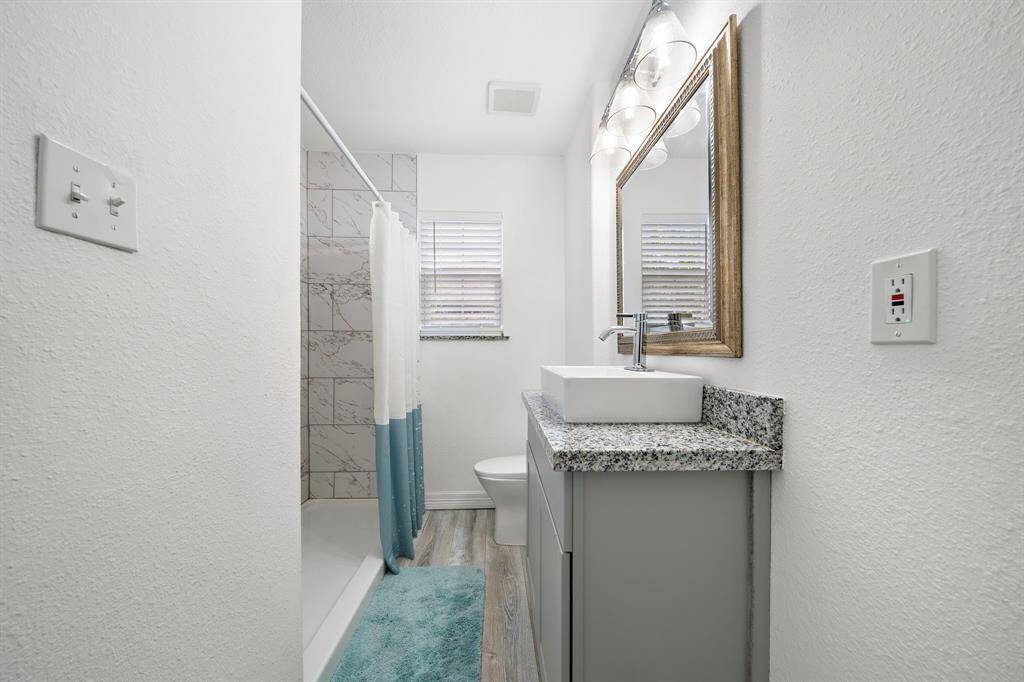 The main home bathroom.