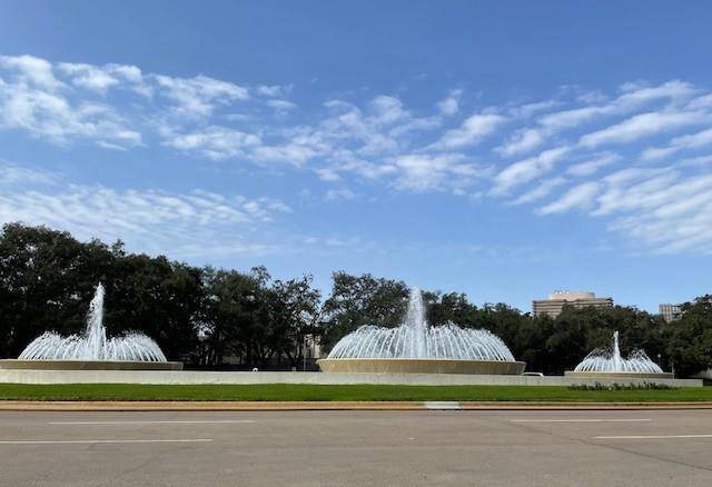 Three Fountains Roundabout at the Museum/Park area