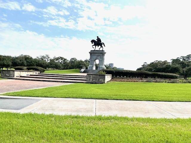 Statue at opening to Hermann Park - a 10 minute walk from Bartlett.