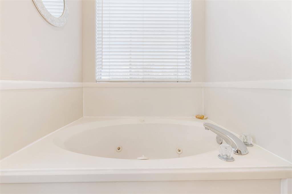 Large Tub for Relaxing