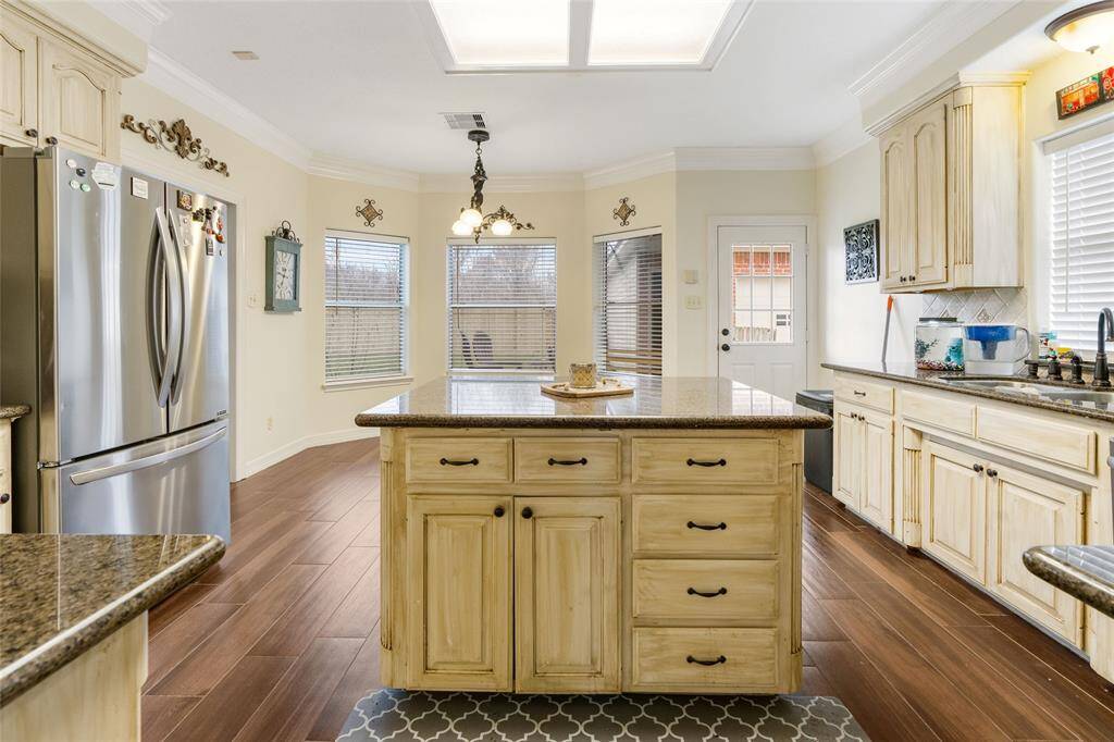 Large island in the kitchen