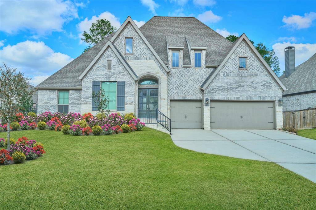 Springtime is right around the corner!  Your new home will be the star of Hushed Nightfall, with all the landscaping possibilities.  Schedule your tour of 136 Hushed Nightfall today!
