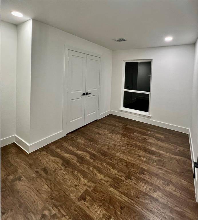 Secondary bedroom