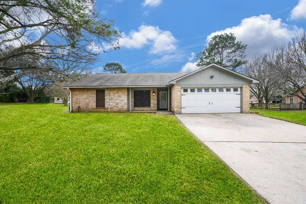 Welcome to Amazing Rosewood Hill! Classic 1-Story Home on approx. .75 Acres. Cul-de-Sac Street. Space for a Future Pool, Garden, Pets & Recreation.