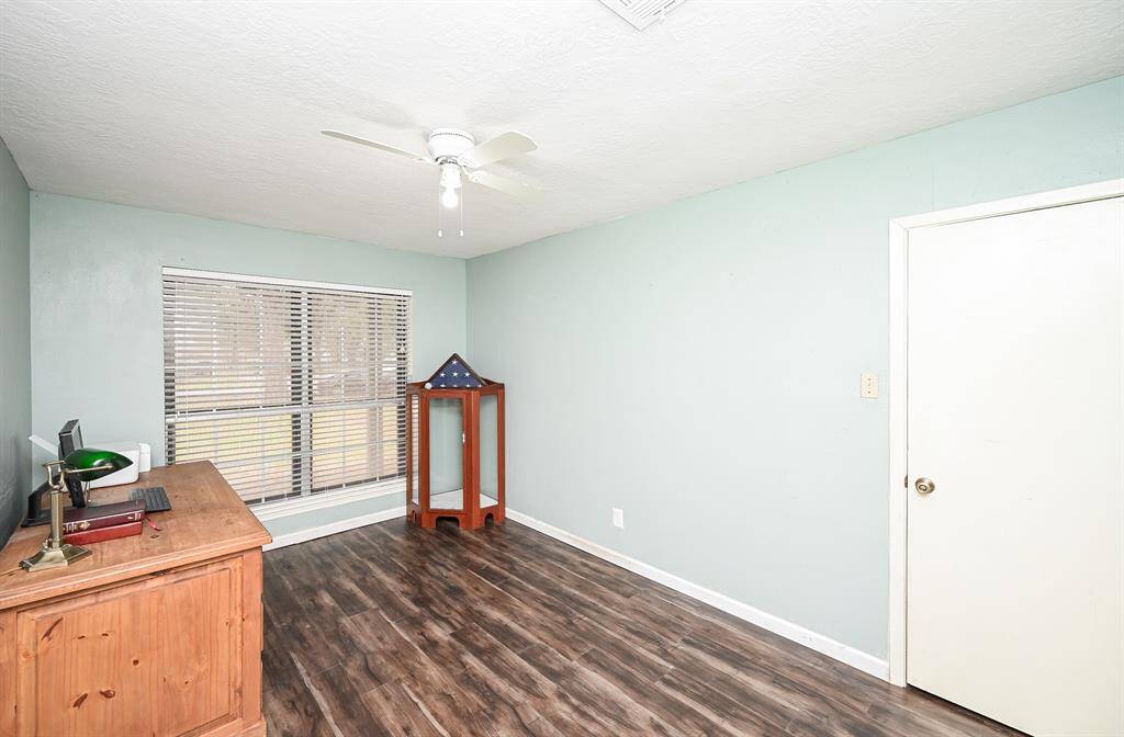 Home Office (Flex Room) could be a 4th Bedroom, Dining Area, Play Room, Game Room, etc. It has a Large Walk-In Closet and a Door to the Back Hallway where the Full Bath and other Bedroom are located.
