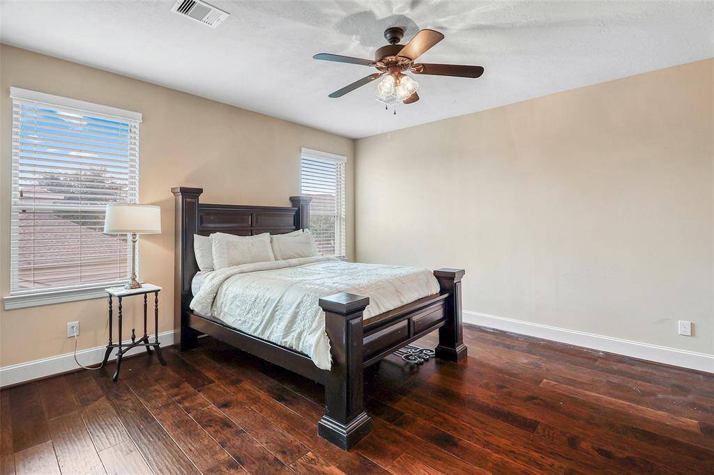 2nd upstairs bedroom with full bath.