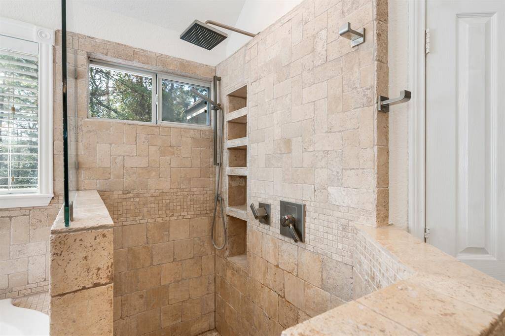 With this shower you can feel that you are showing outdoors!  The rain shower will even feel like a rain shower!