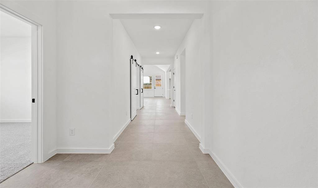 Inviting foyer (*Photo not of actual home and used for illustration purposes only.)