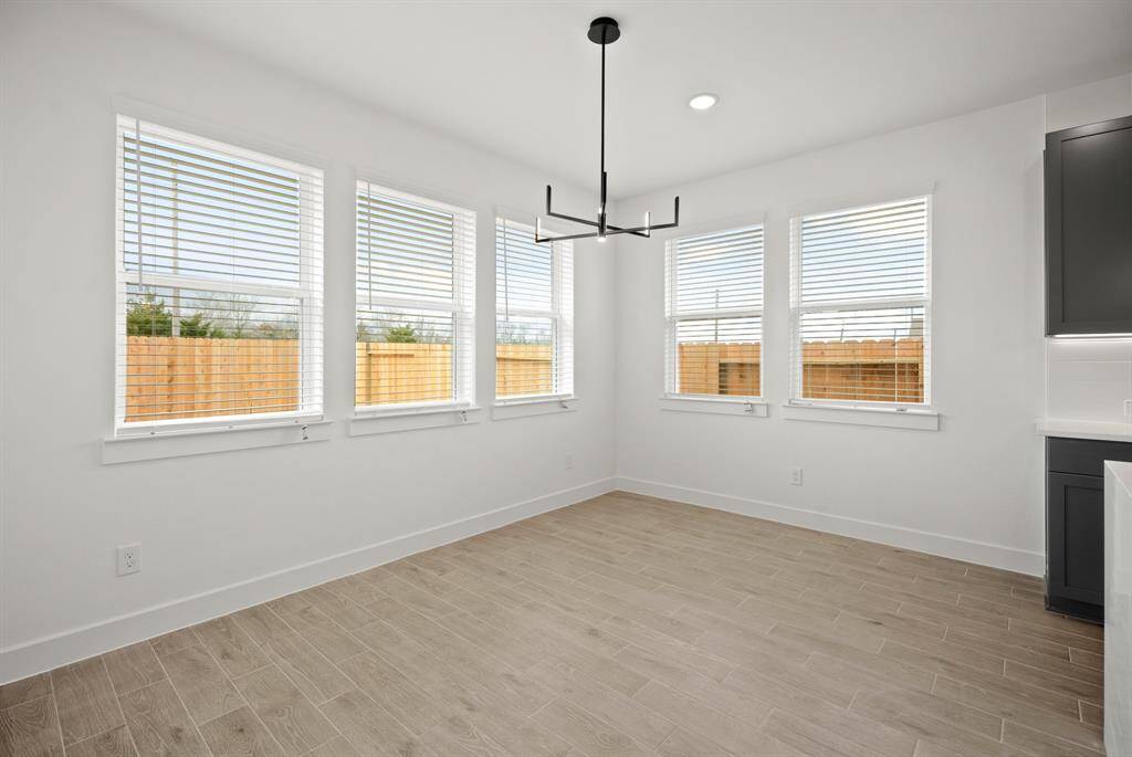 Charming dining area (*Photo not of actual home and used for illustration purposes only.)