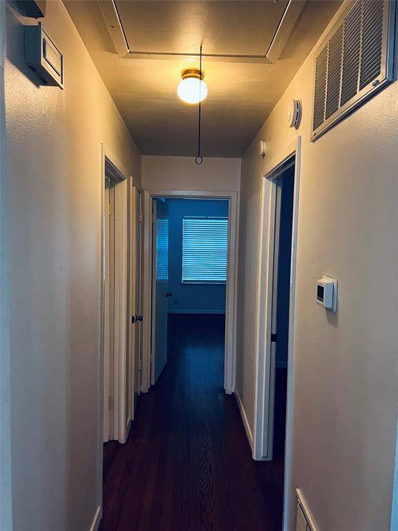 Hallway to bedrooms