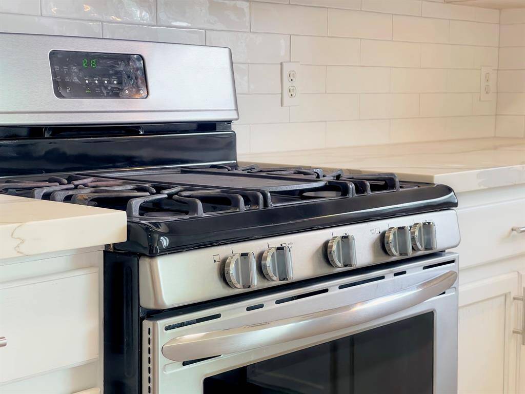 Gas range available
