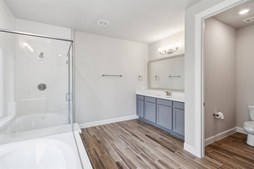 Beautiful and spacious bathroom