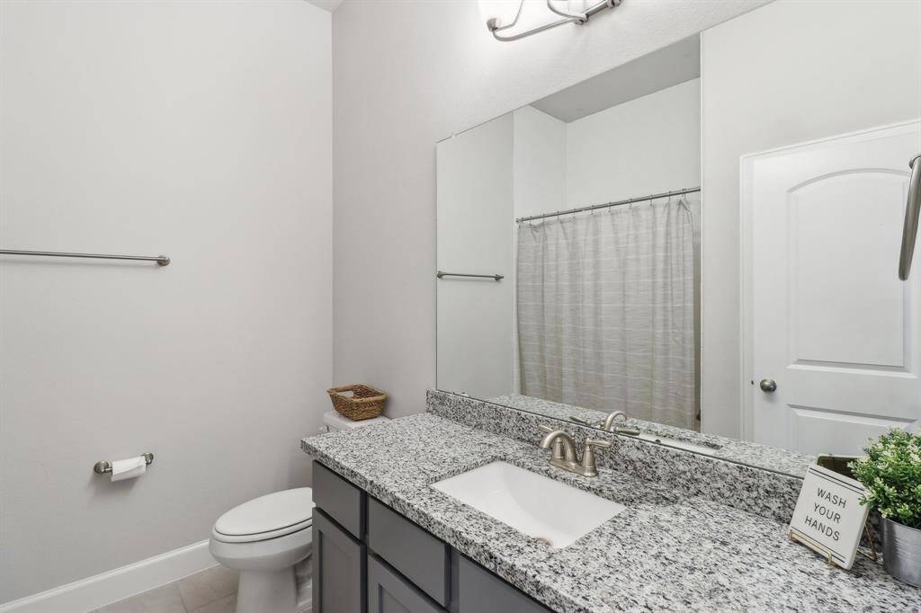 Full bathroom on the second floor