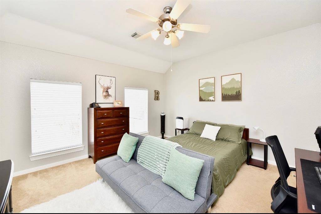 All secondary bedrooms are spacious and are adjuoined by bathrooms, perfect for large families or those seeking generously sized rooms for family and guests.