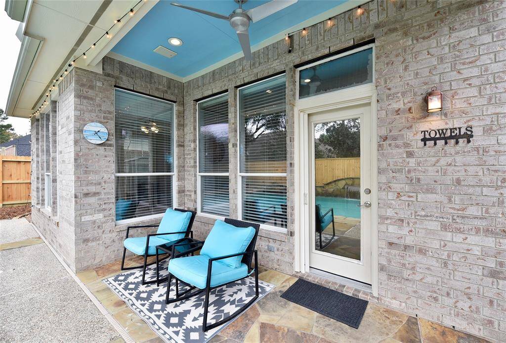 This backyard retreat is feature rich with a covered patio, covered outdor kitchen and inviting pool with sunshelves perfect for hosting guests and creating poolside magic moments with the family.