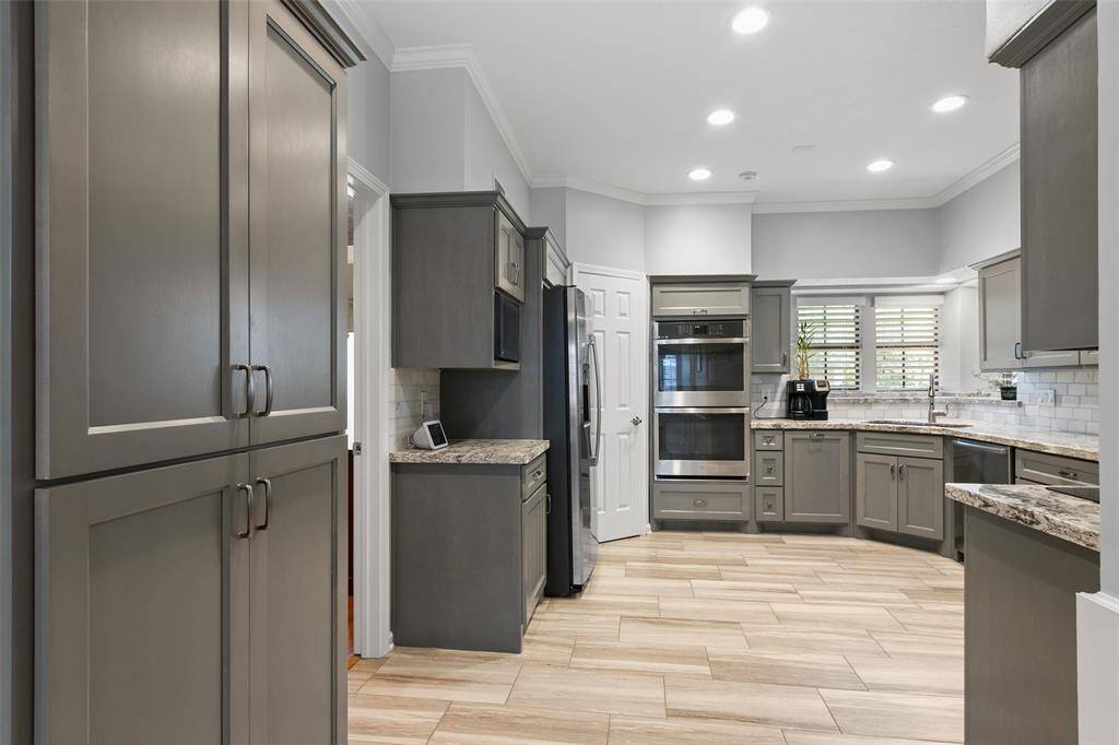 RECENT UPDATED KITCHEN AND BREAKFAST ROOM