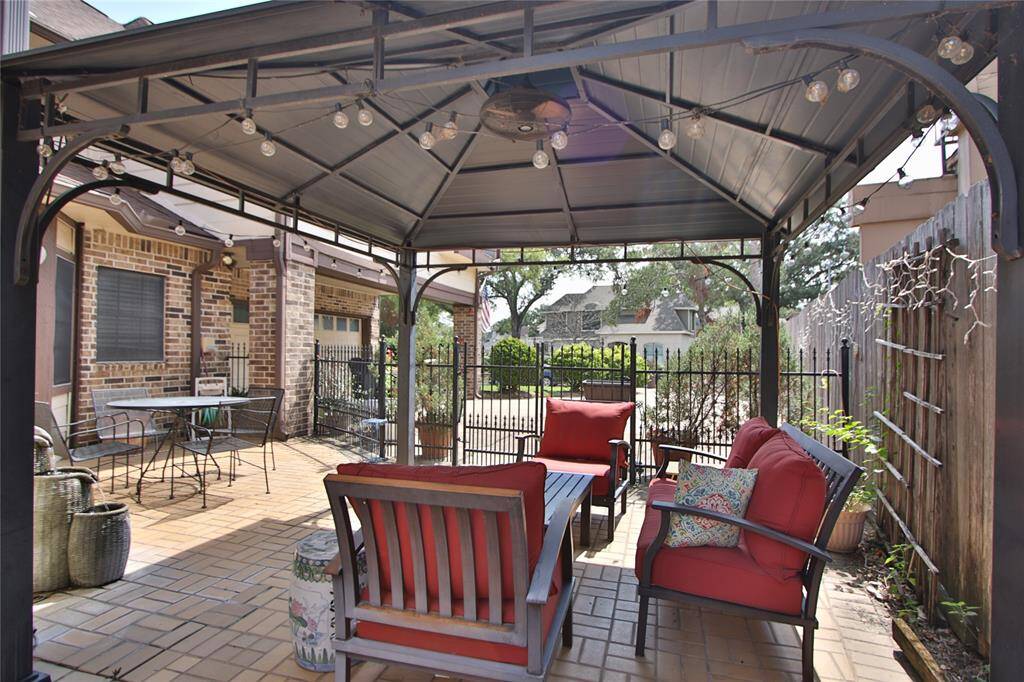 GAZEBO