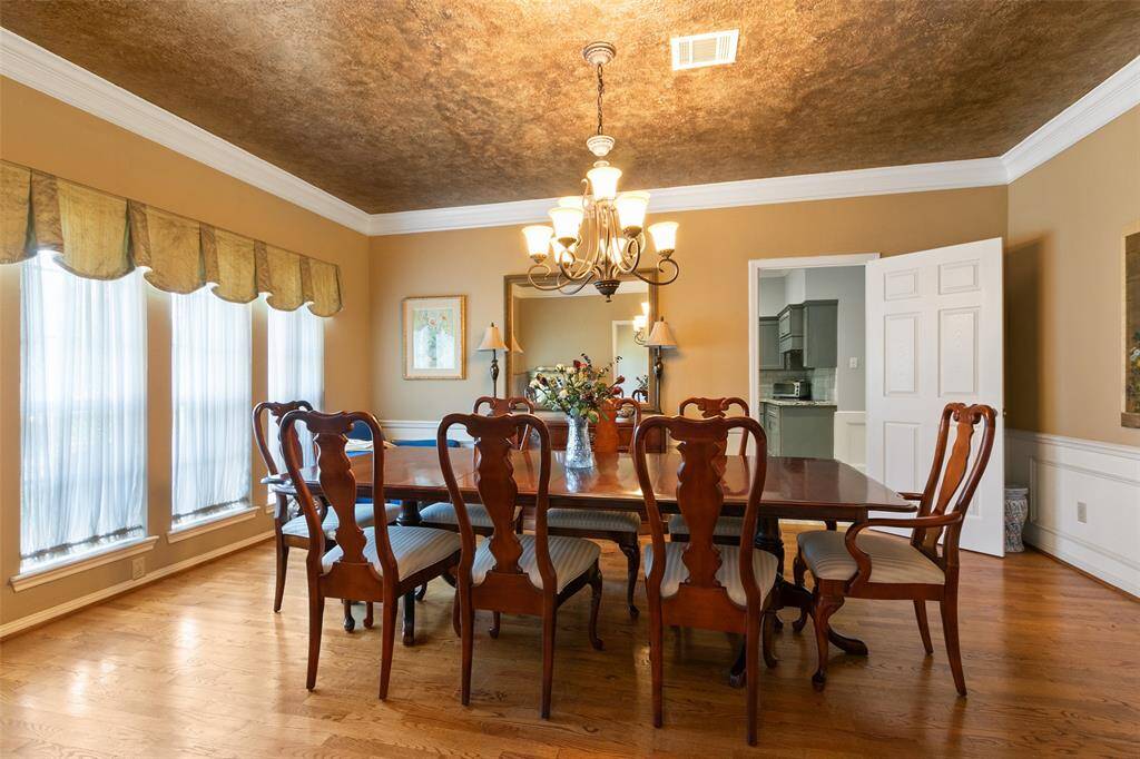 DINING ROOM ALLOWS FOR LARGE TABLE & CHAIRS