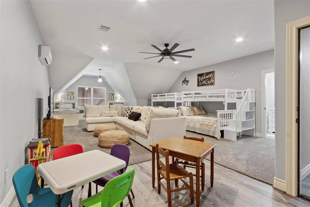 Darling bunk room for the kids. Perfect place for a family-friendly or entertainment space.