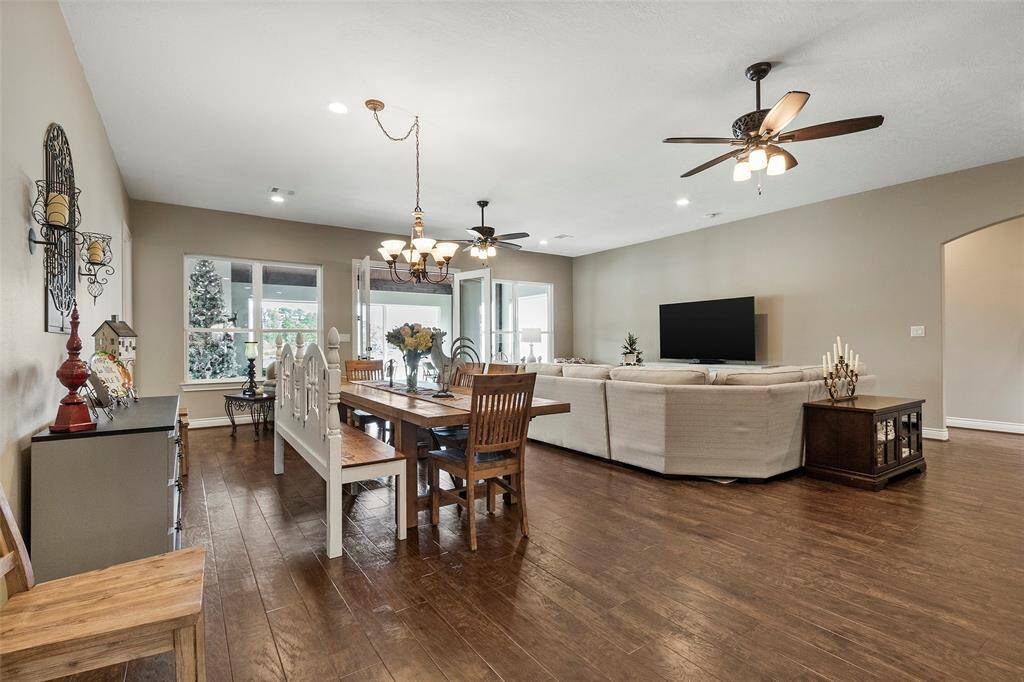 This spacious open floor plan is perfect for hosting and entertaining.