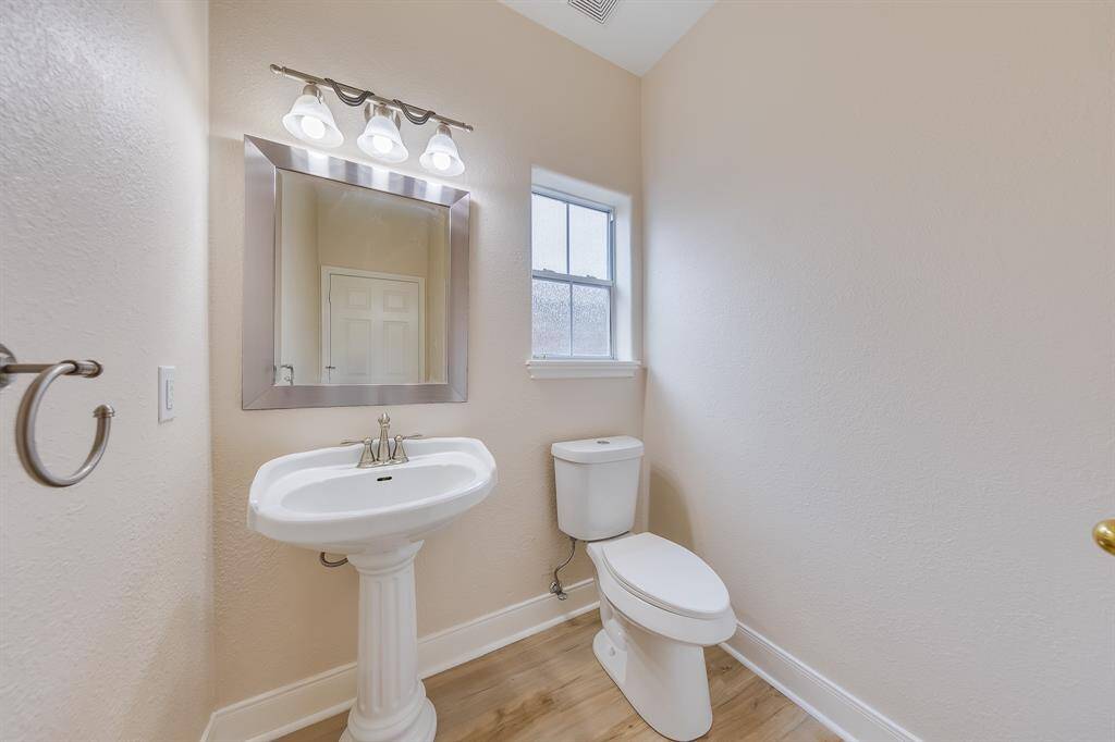 Downstairs half restroom