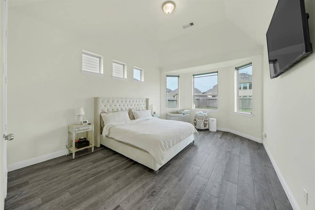 Primary suite