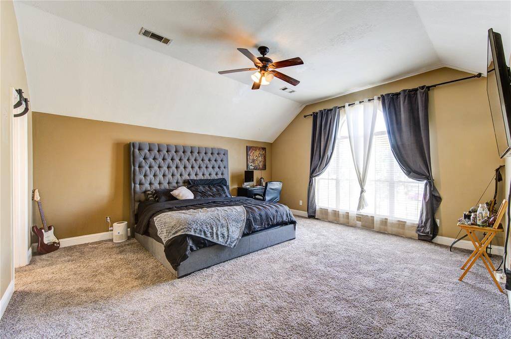 High Ceilings!