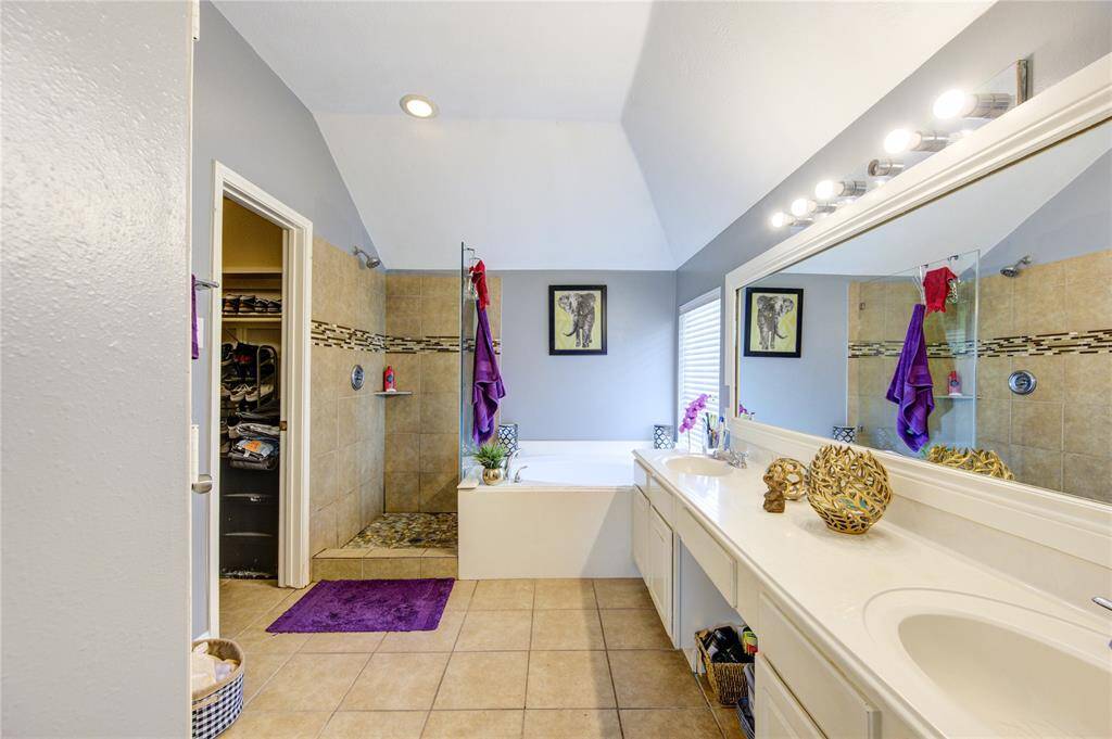 Large Double Sink Vanity!