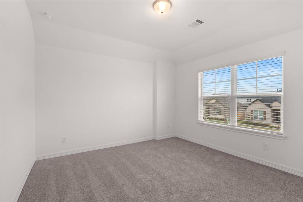 Note: Sample product photo. Actual exterior and interior selections may vary by homesite.