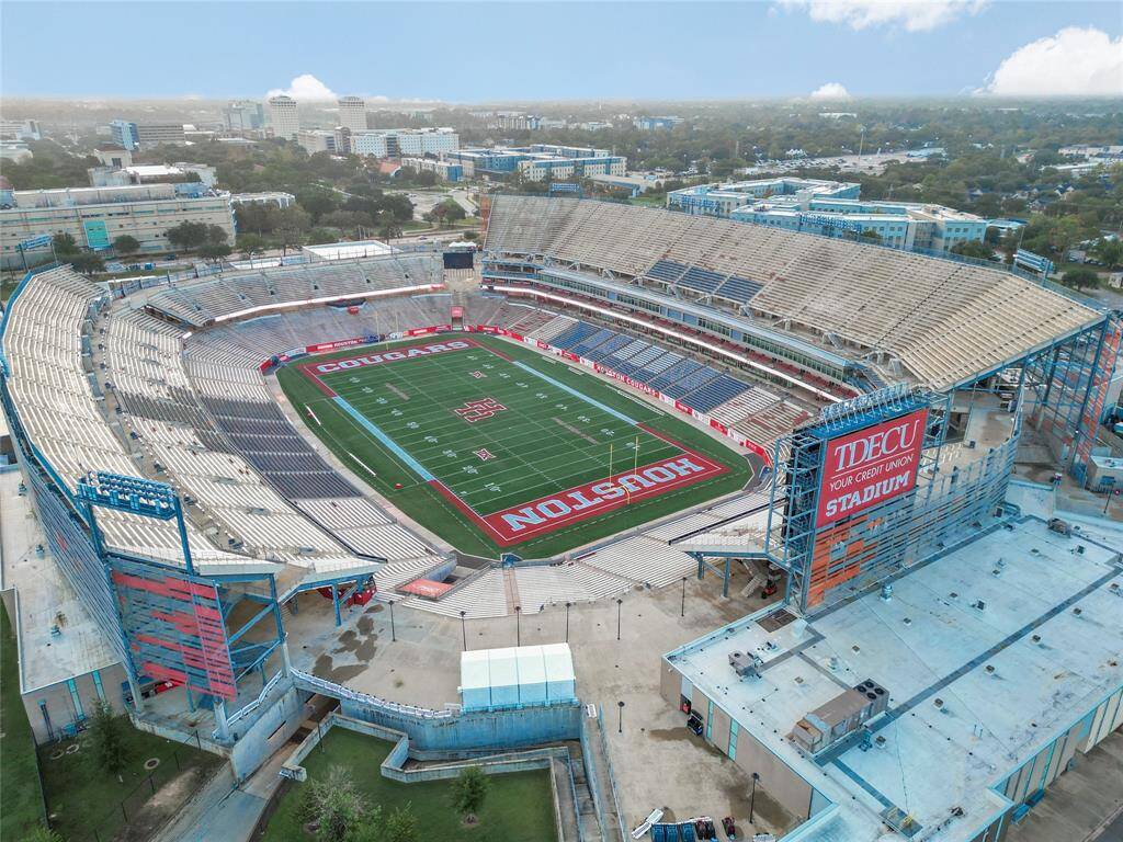 UNIVERSITY OF HOUSTON
