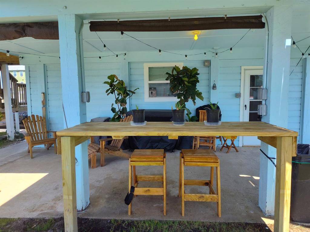 Bar on downstairs patio for entertaining