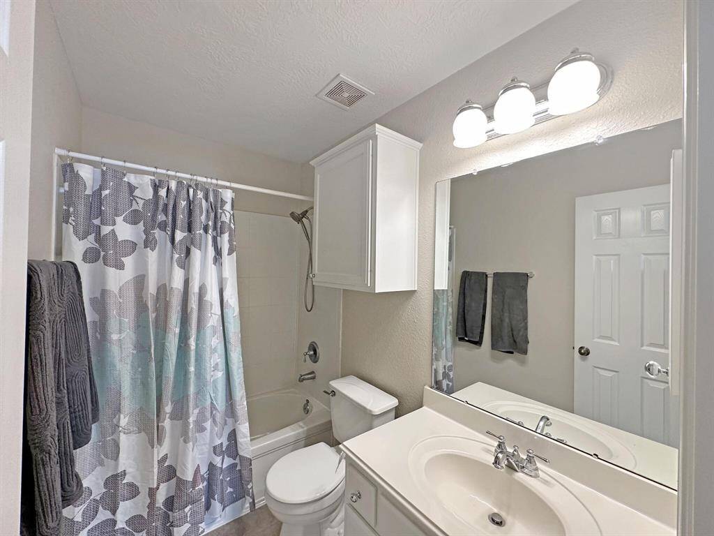 Bedroom 4 Bathroom