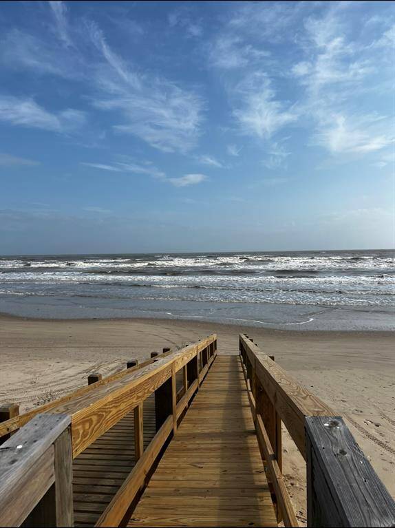 Neighborhood private beach on Bolivar Island