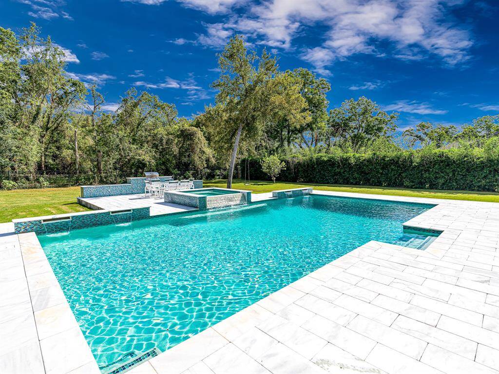 Heater for pool can extend the fun swim season