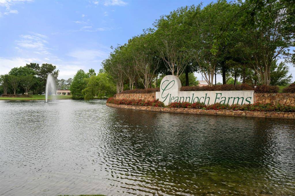 Welcome to premier master planned community of Gleannloch Farms, amenities include: 3 pools & splash pad, tennis courts, catch & release lakes, boat house, dog park, on-site equestrian center, walking/bike trails, fitness center, 20-acre Athletic Center w/baseball fields, volleyball, soccer, pickleball courts, multiple playgrounds & 27 hole Gleannloch Pines golf course & Club. Simply a great place to live.
