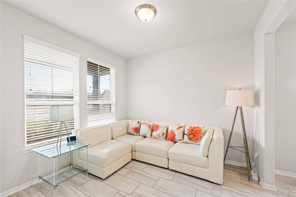 Entrance living room