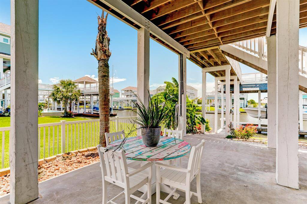 Gigantic entertaining area downstairs with year round breeze