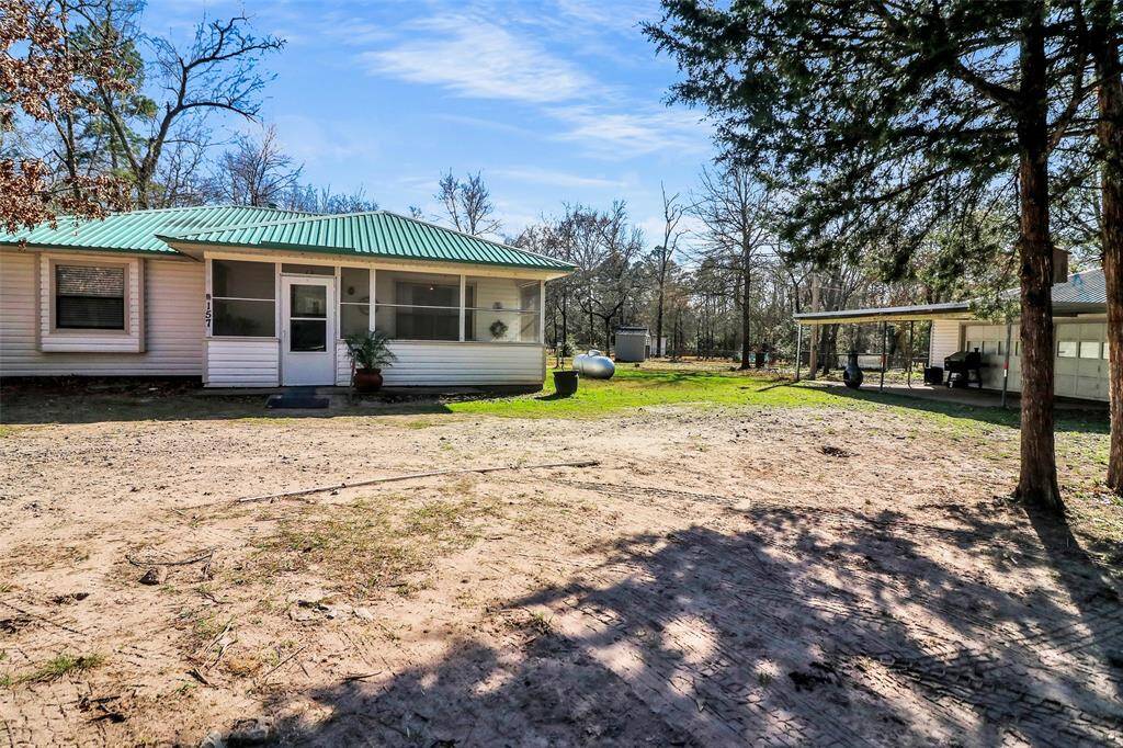 Experience serene country living in this charming home, nestled among nature's beauty. Ideal for relaxation and tranquility.