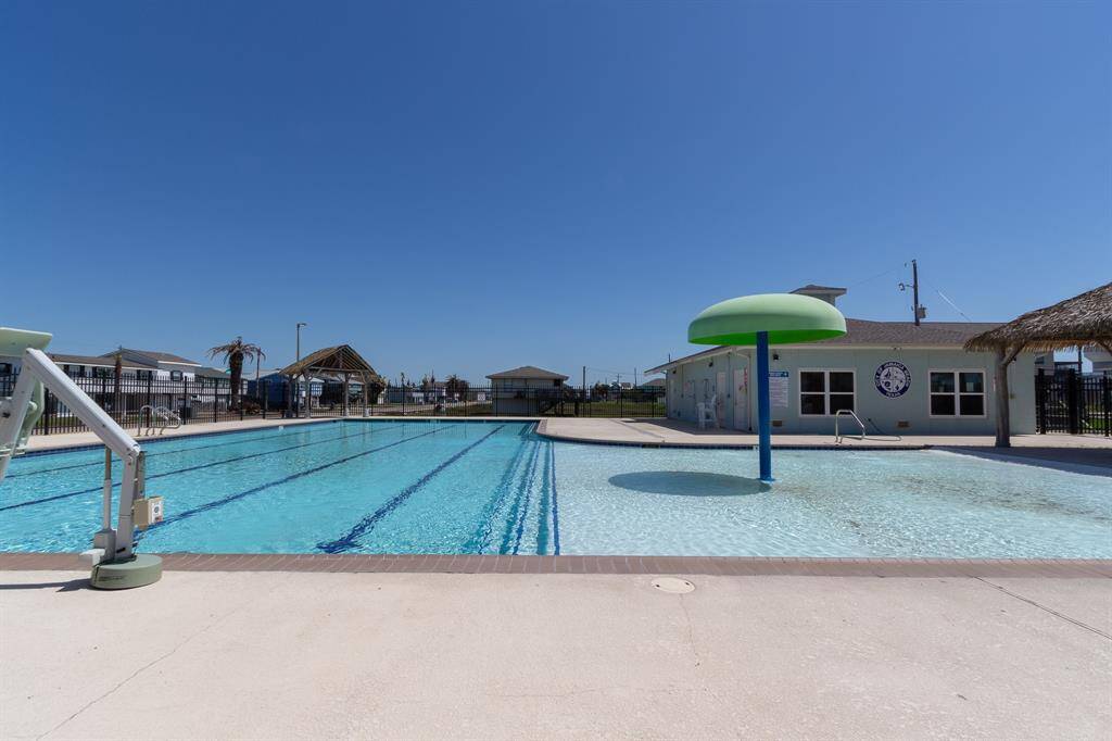 City of Jamaica Beach swimming pool just steps away.