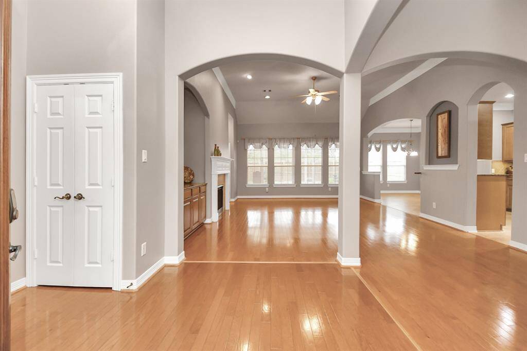 Experience grandeur with soaring 12-foot ceilings in the entryway.