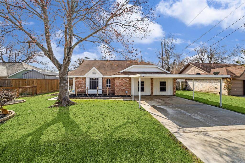 Welcome to 407 Highland Woods. A charming 1 story 3 bedroom, 2 bath home with a pool.