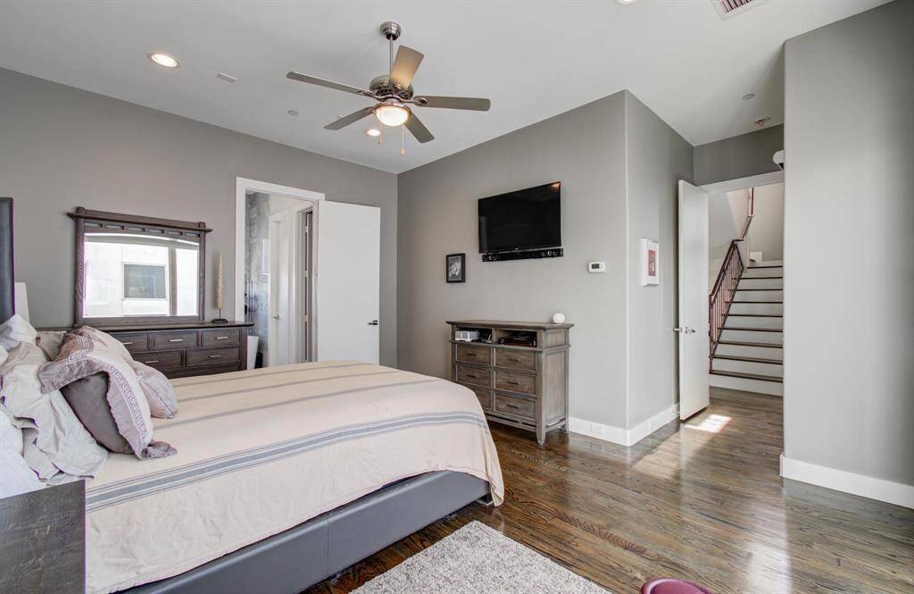 Another view of this large primary bedroom.