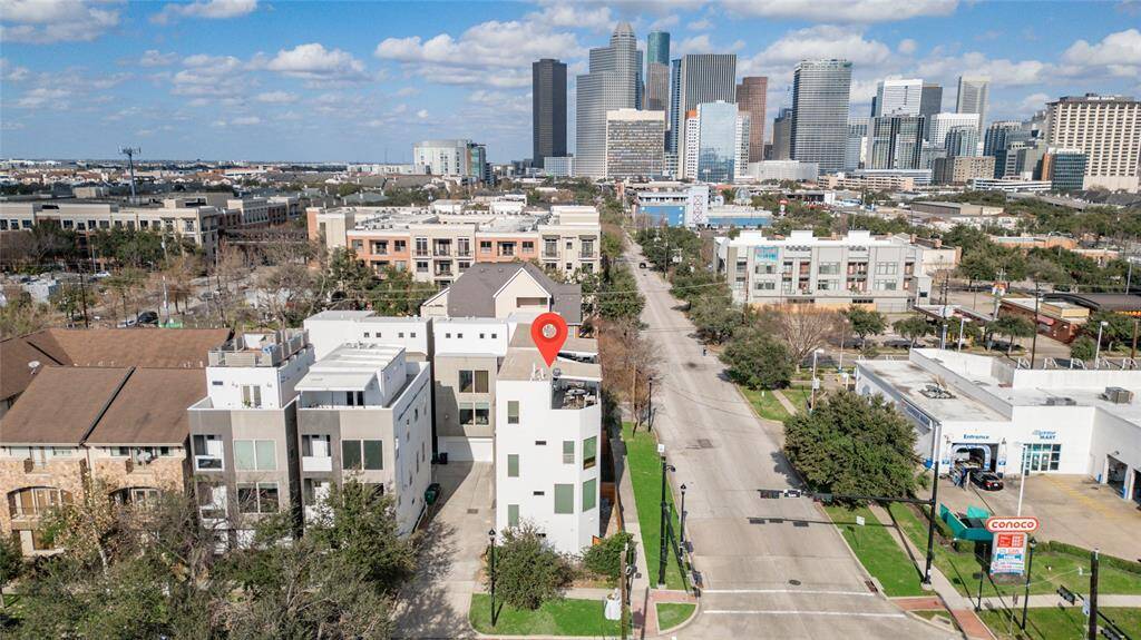 This is the epidomy of city living.