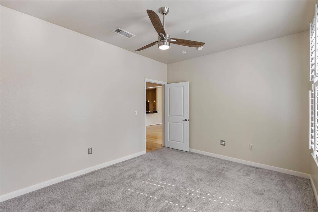 Bedroom 2 entry