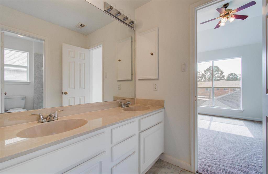 2nd bathroom