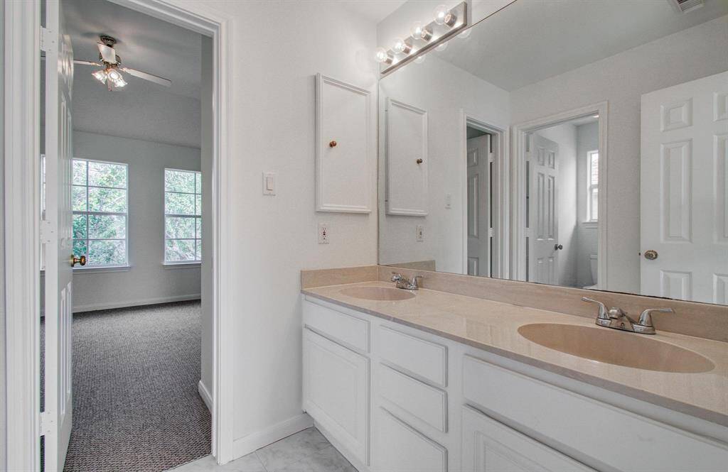 2nd bathroom
