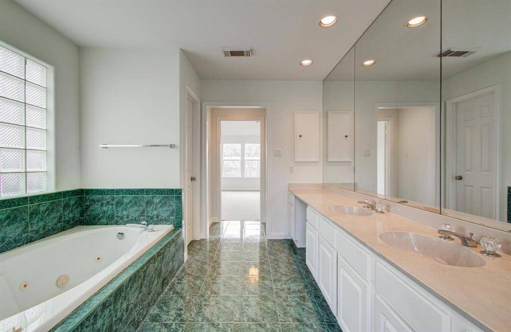 Jacuzzi tub and double-sink vanity